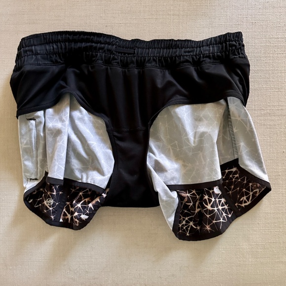 LULULEMON | Tracker Short III *4-way Stretch in Star Crushed Multi/Black - Picture 13 of 13